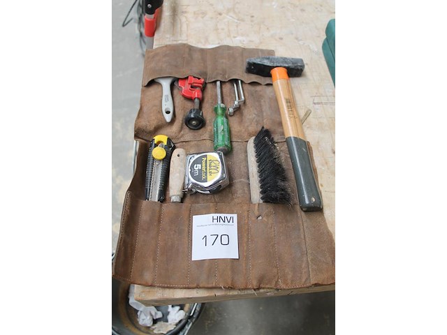 Gereedschapstas met gereedschappen. - afbeelding 2 van  2