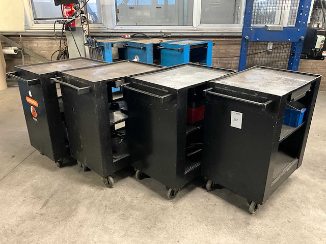 Gereedschapswagen (4x) - afbeelding 1 van  5