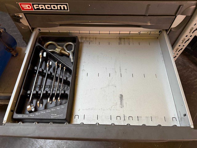 Gereedschapswagen en werkbank - afbeelding 4 van  22