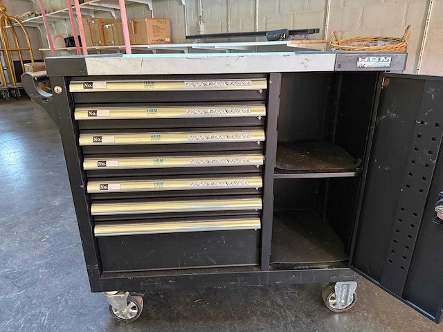 Gereedschapswagen en werkbank - afbeelding 12 van  22