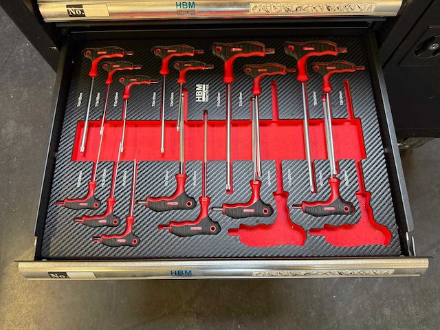 Gereedschapswagen en werkbank - afbeelding 18 van  22