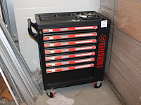 Gereedschapswagen eversteel gevuld met diverse gereedschap w.o. schroevendraaiers, doppenset, tangen, sleut...