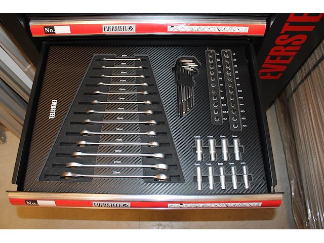 Gereedschapswagen eversteel gevuld met diverse gereedschap w.o. schroevendraaiers, doppenset, tangen, sleut... - afbeelding 7 van  8