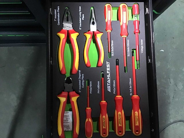 Gereedschapswagen gevuld - afbeelding 5 van  17