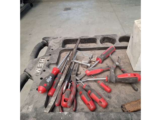 Gereedschapswagen met inhoud hbm - afbeelding 5 van  11