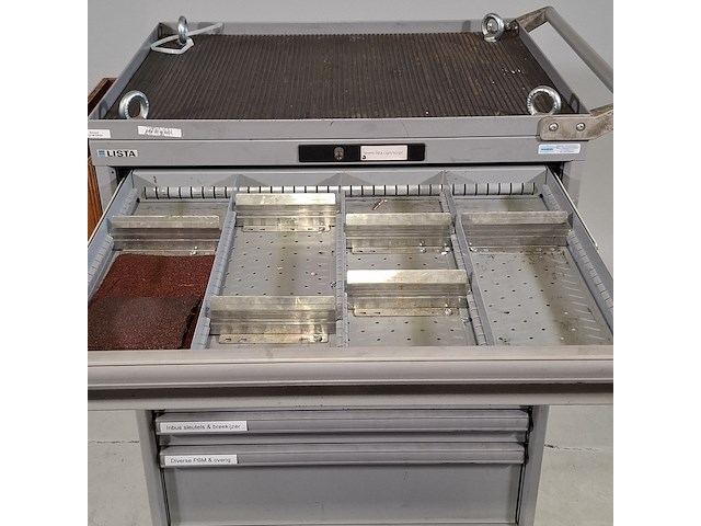 Gereedschapswagen met inhoud, lista - afbeelding 8 van  24