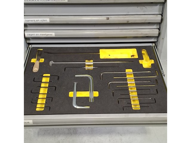 Gereedschapswagen met inhoud, lista - afbeelding 14 van  22