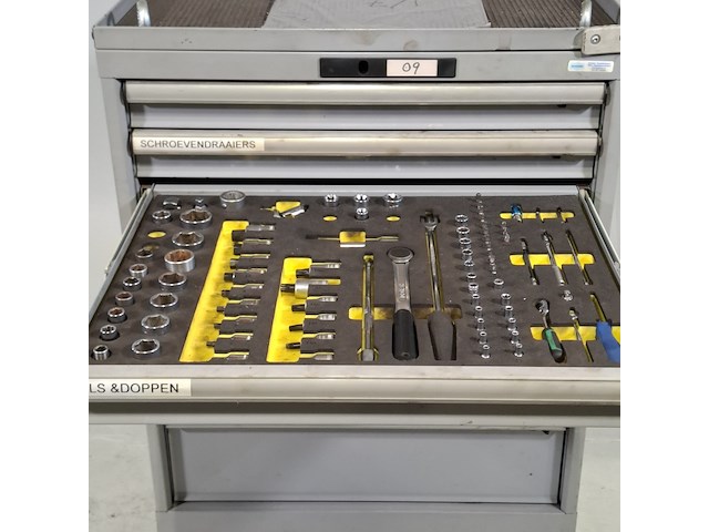 Gereedschapswagen met inhoud, lista - afbeelding 19 van  22