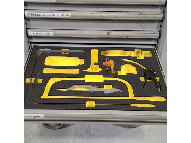 Gereedschapswagen met inhoud, lista - afbeelding 22 van  22