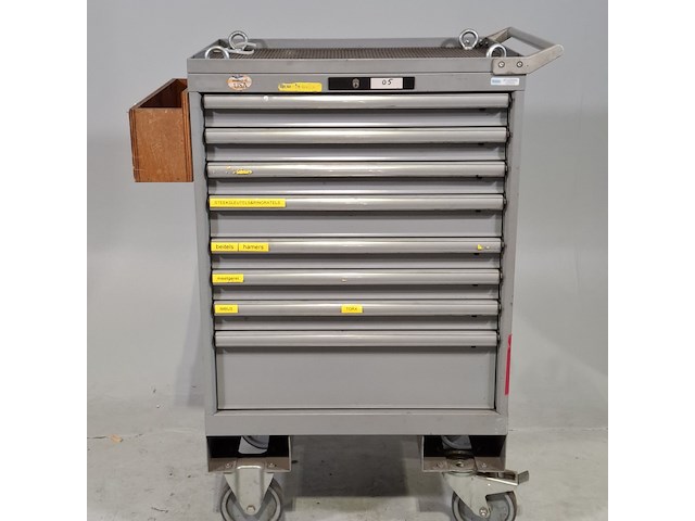 Gereedschapswagen met inhoud, lista - afbeelding 1 van  24