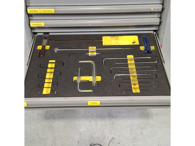Gereedschapswagen met inhoud, lista - afbeelding 15 van  24