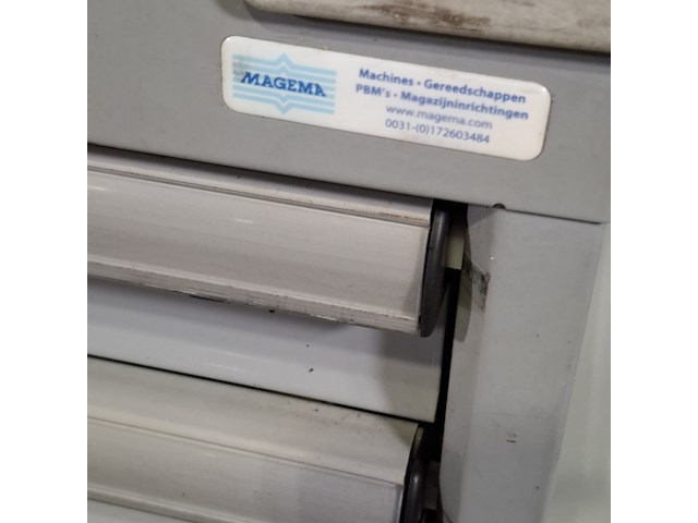 Gereedschapswagen met inhoud, lista - afbeelding 17 van  24