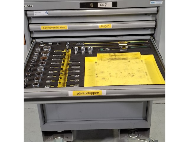 Gereedschapswagen met inhoud, lista - afbeelding 10 van  26