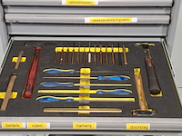 Gereedschapswagen met inhoud, lista - afbeelding 24 van  26