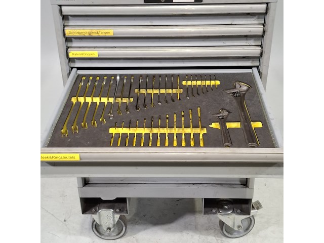 Gereedschapswagen met inhoud, lista - afbeelding 8 van  20