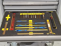 Gereedschapswagen met inhoud, lista - afbeelding 11 van  24