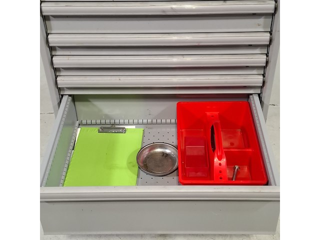 Gereedschapswagen met inhoud, lista - afbeelding 16 van  24