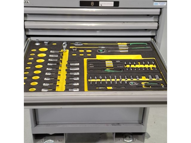 Gereedschapswagen met inhoud, lista - afbeelding 20 van  24