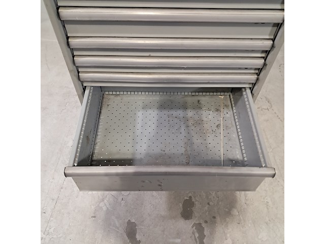 Gereedschapswagen met inhoud, lista - afbeelding 11 van  11