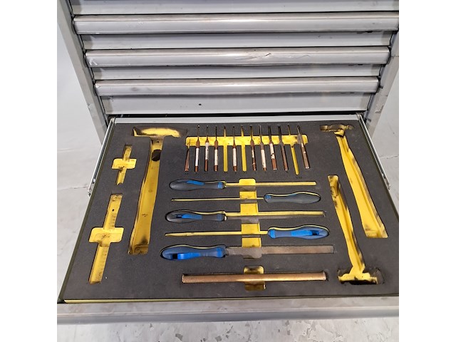 Gereedschapswagen met inhoud, lista - afbeelding 8 van  11