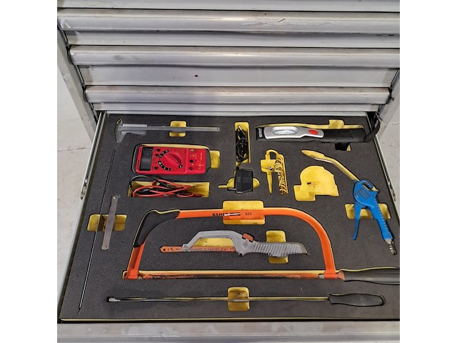 Gereedschapswagen met inhoud, lista - afbeelding 9 van  11