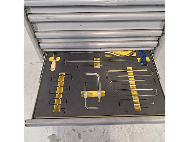 Gereedschapswagen met inhoud, lista - afbeelding 10 van  11