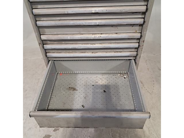 Gereedschapswagen met inhoud, lista - afbeelding 11 van  11