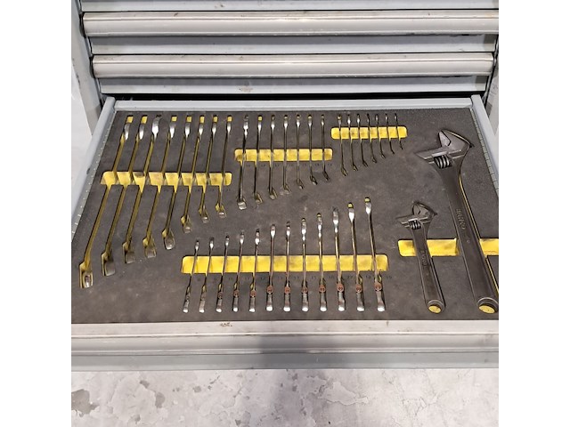 Gereedschapswagen met inhoud, lista - afbeelding 7 van  11