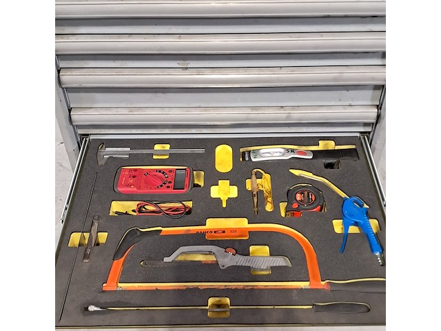 Gereedschapswagen met inhoud, lista - afbeelding 9 van  11