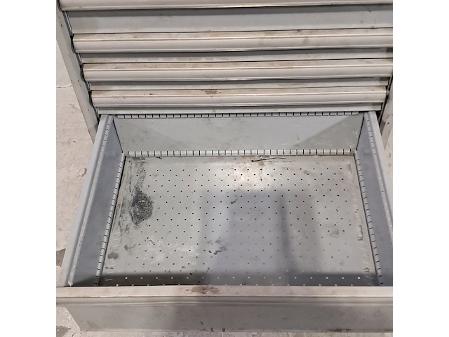 Gereedschapswagen met inhoud, lista - afbeelding 11 van  11