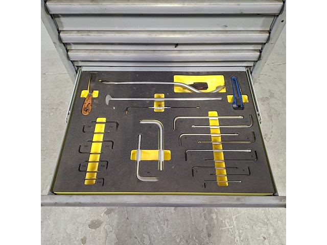 Gereedschapswagen met inhoud, lista - afbeelding 3 van  12