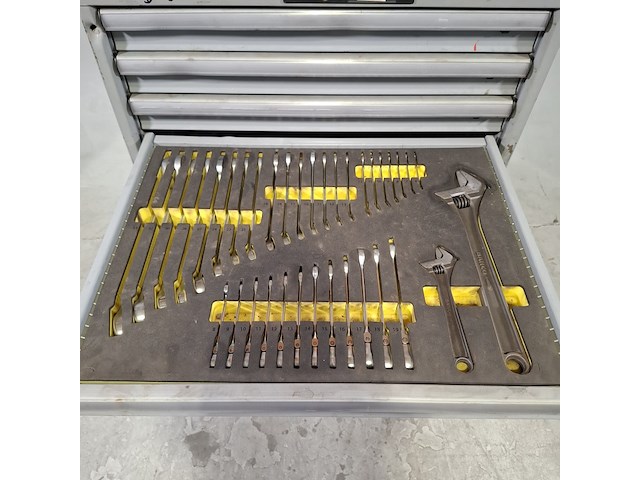 Gereedschapswagen met inhoud, lista - afbeelding 11 van  12