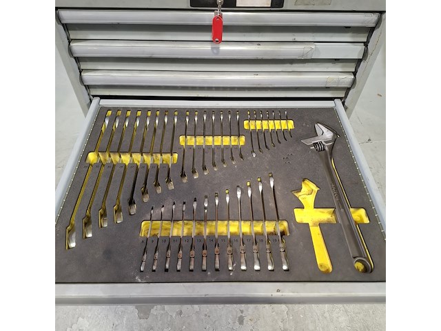 Gereedschapswagen met inhoud, lista - afbeelding 11 van  12