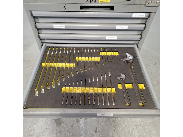 Gereedschapswagen met inhoud, lista - afbeelding 11 van  12