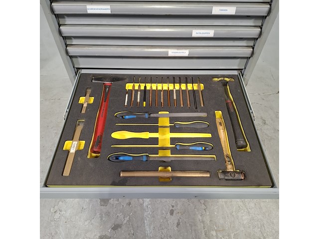 Gereedschapswagen met inhoud, lista - afbeelding 12 van  12