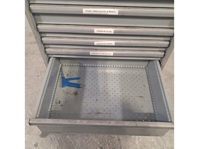 Gereedschapswagen met inhoud, lista - afbeelding 3 van  11