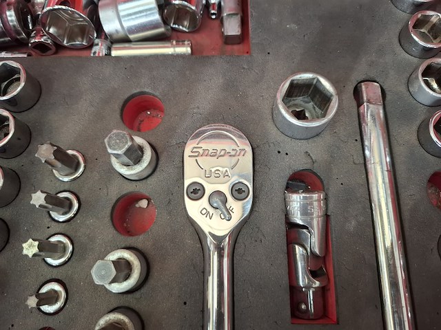 Gereedschapswagen met inhoud snap-on - afbeelding 9 van  13