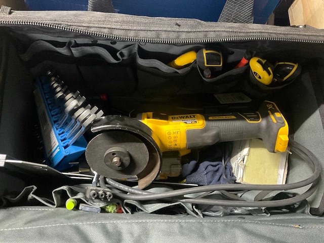 Gereedschapswagen met inhoud - afbeelding 3 van  8