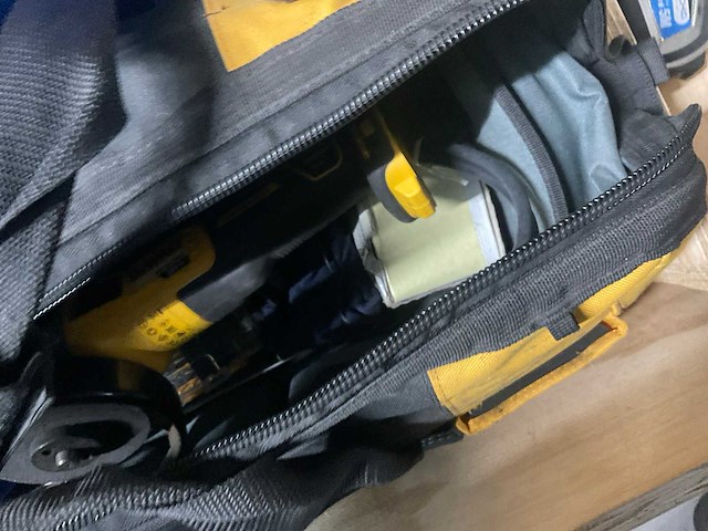 Gereedschapswagen met inhoud - afbeelding 4 van  8