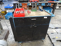 Gereedschapswagen met inhoud - afbeelding 1 van  3