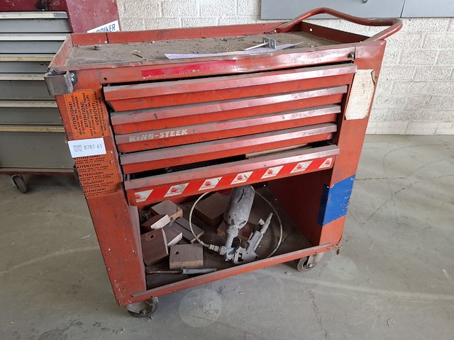 Gereedschapswagen met inhoud - afbeelding 1 van  7