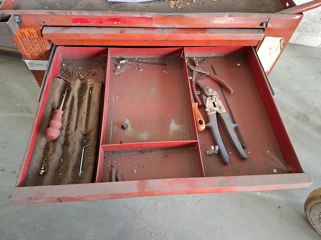 Gereedschapswagen met inhoud - afbeelding 4 van  7