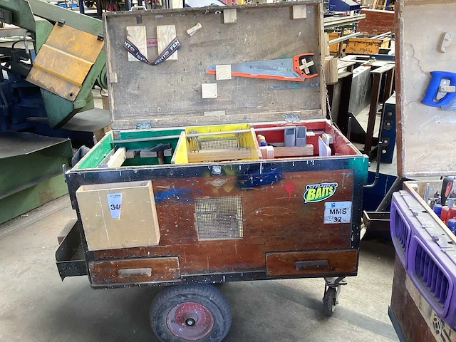 Gereedschapswagen met inhoud - afbeelding 1 van  10