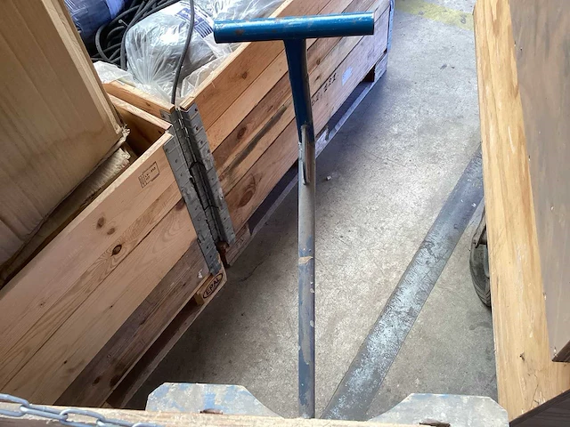 Gereedschapswagen met inhoud - afbeelding 6 van  10