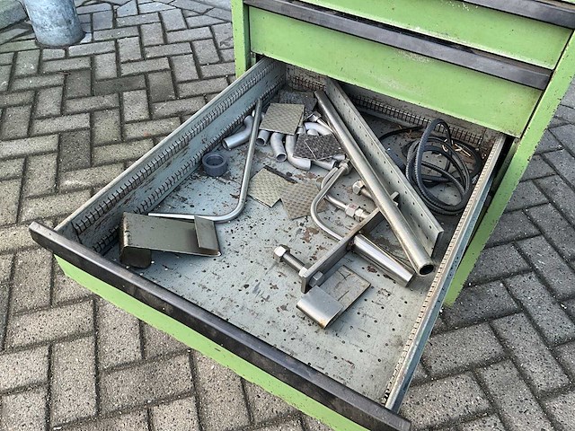Gereedschapswagen met tooling/gereedschap - afbeelding 21 van  21