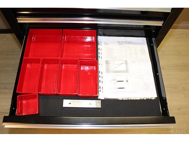 Gereedschapswagen powerplus gevuld met diverse printplaten, kabels enz. - afbeelding 5 van  9
