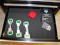Gereedschapswagen powerplus gevuld met diverse printplaten, kabels enz. - afbeelding 6 van  9