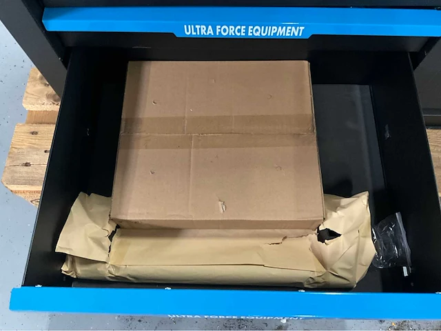 Gereedschapswagen transportschade ultra force equipment - afbeelding 7 van  7