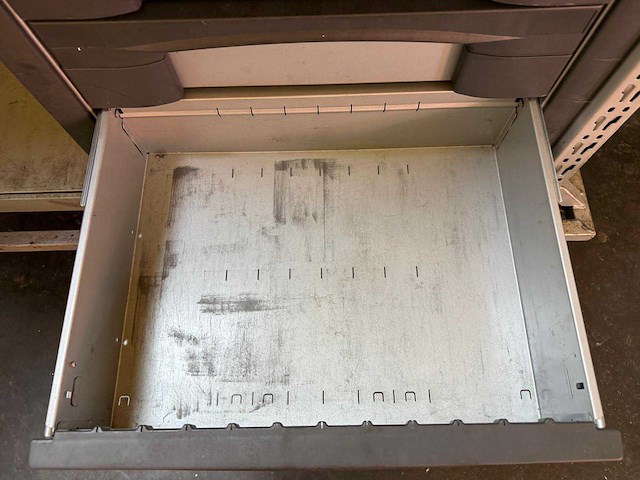 Gereedschapswagens en werkbank - afbeelding 3 van  22