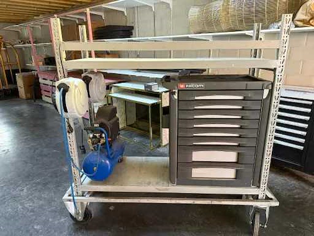 Gereedschapswagens en werkbank - afbeelding 12 van  22